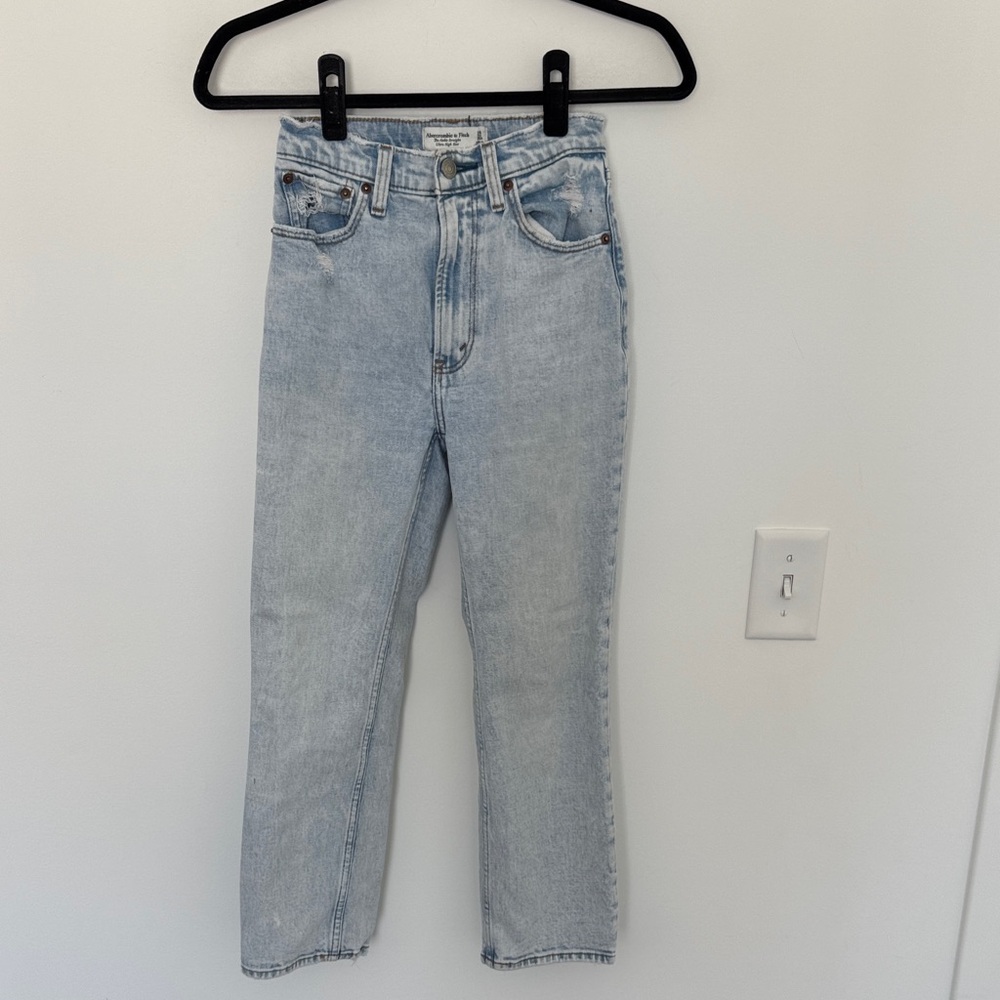 Abercrombie & Fitch The Ankle Straight Ultra High Rise Denim - Size 24/00 Short